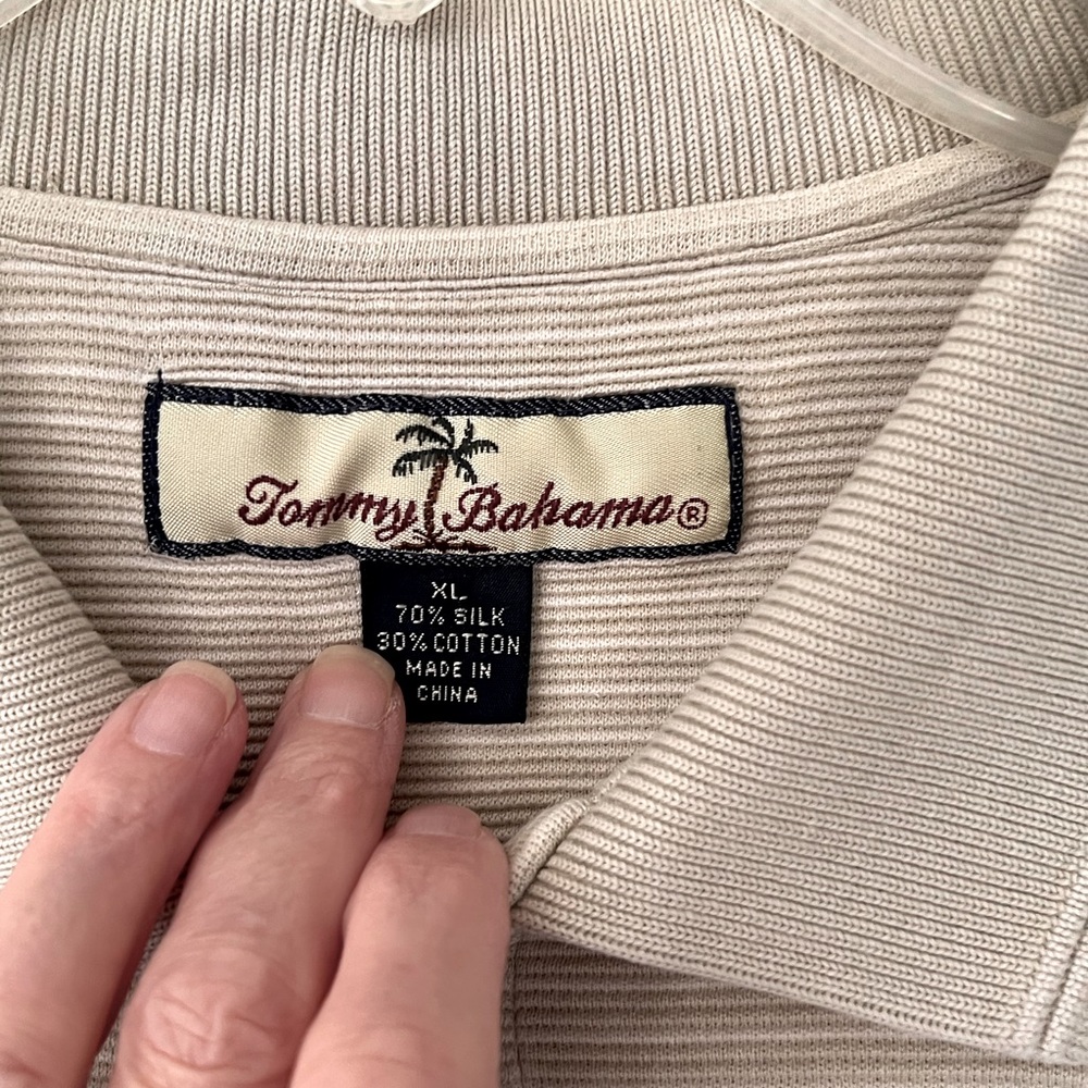 Men’s Tommy Bahama polo - Picture 2 of 3